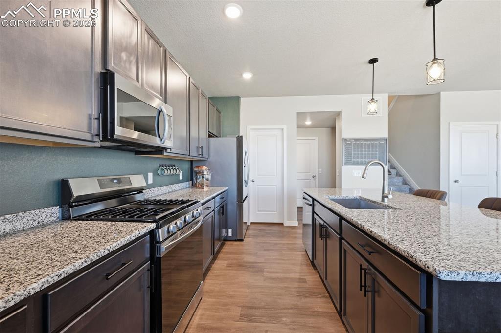 Image 11 of 38: Kitchen