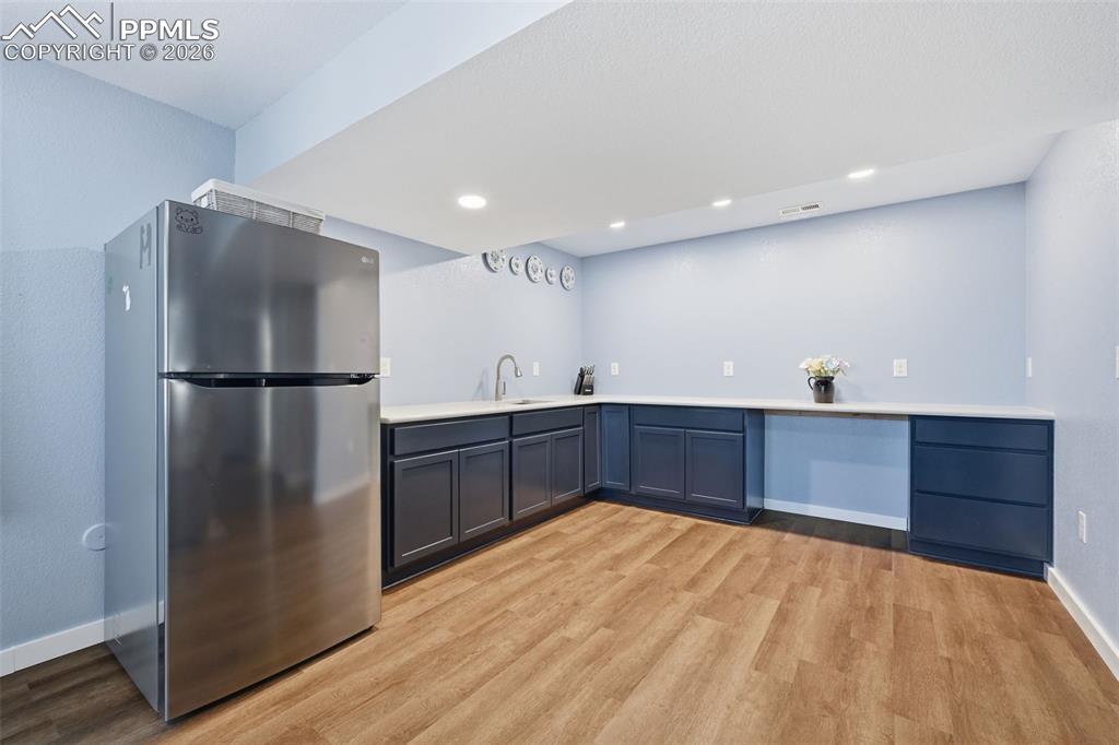 Image 30 of 38: Kitchen