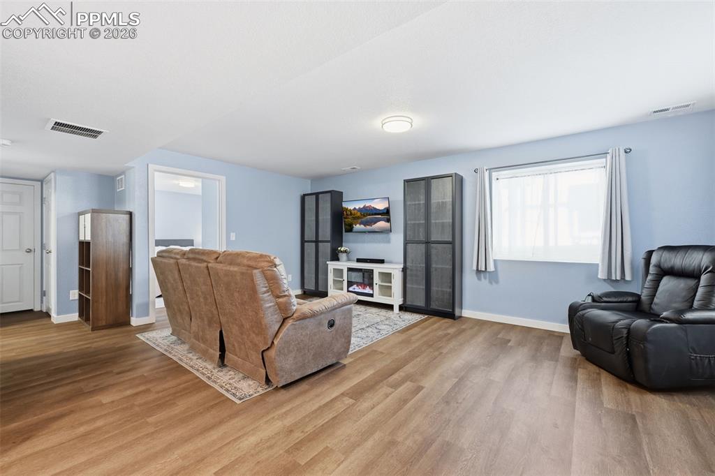 Image 31 of 38: Living Room