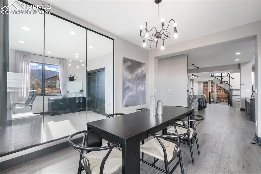 Image 15 of 49: Deck