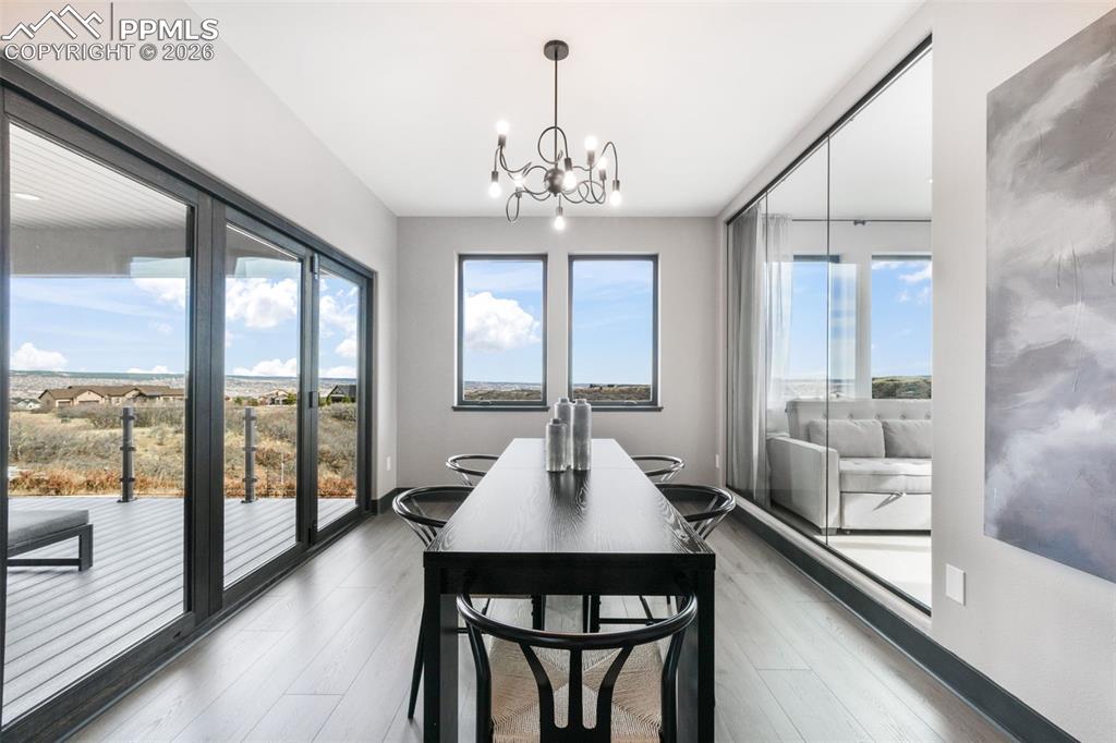 Image 16 of 49: Kitchen