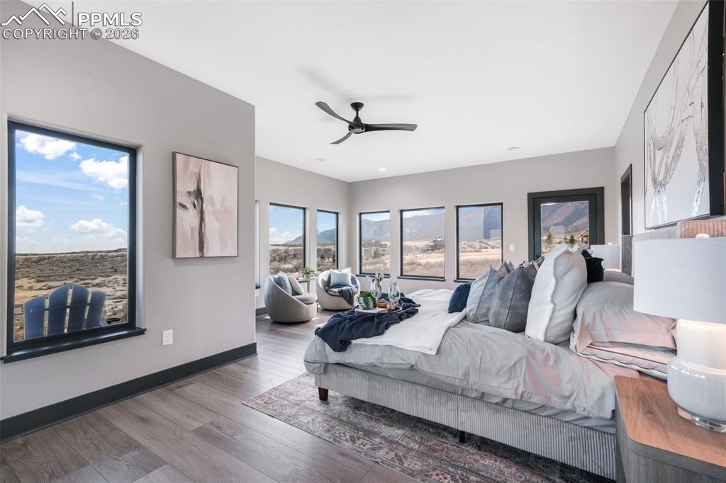 Image 25 of 49: Bedroom