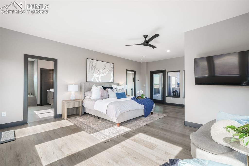 Image 26 of 49: Bathroom