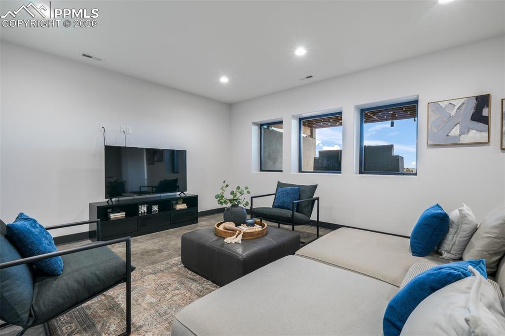 Image 36 of 49: Bedroom