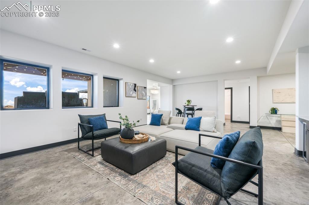 Image 38 of 49: Bedroom