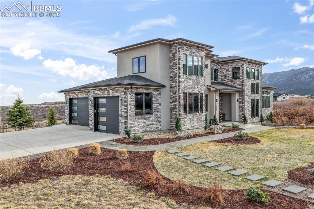 Image 4 of 49: Front of Structure