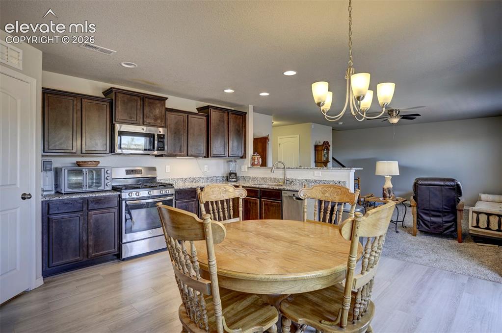 Image 12 of 37: Dining Area