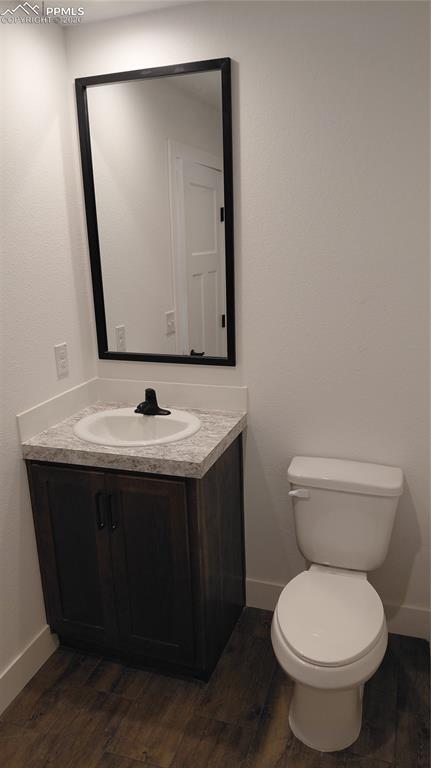 Image 20 of 23: Full Hall Bath