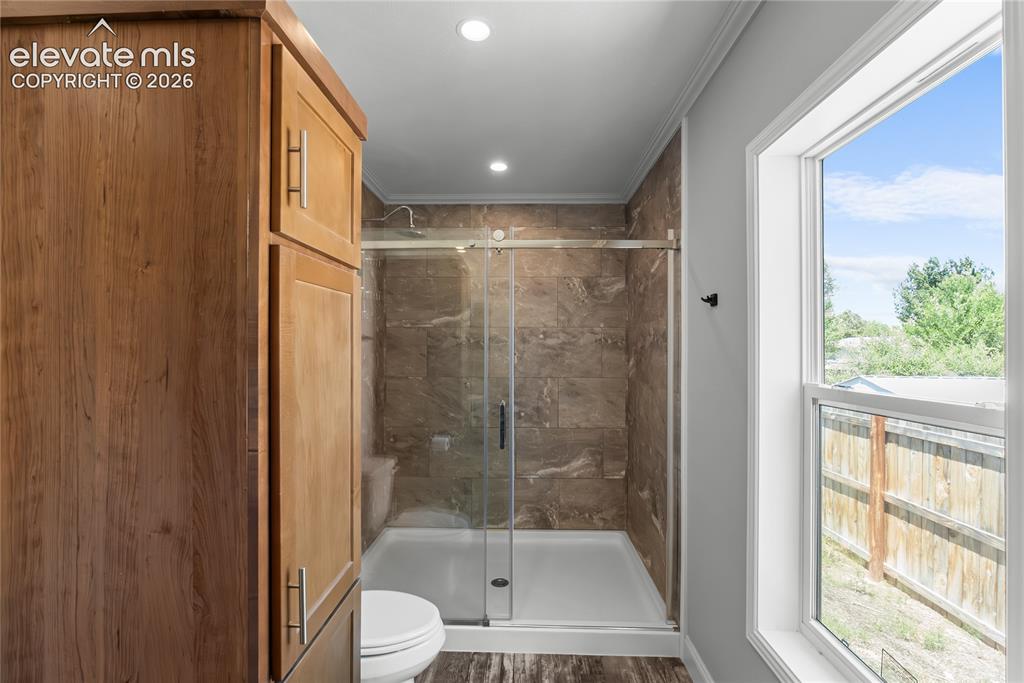 Image 19 of 37: Master Bathroom