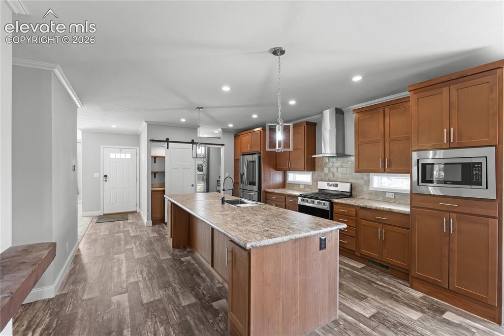 Image 5 of 37: Kitchen