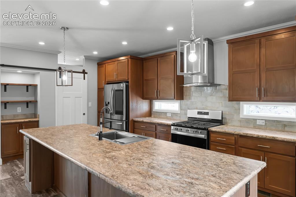 Image 6 of 37: Kitchen
