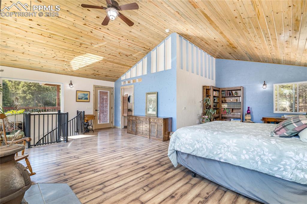 Image 21 of 47: Upper Level