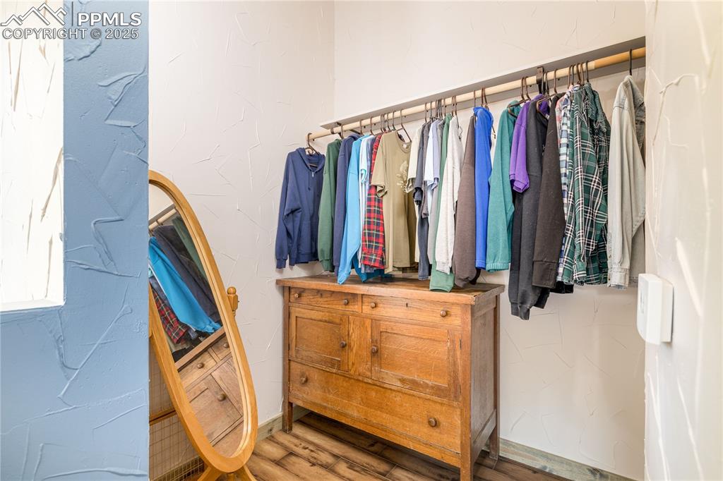 Image 29 of 47: Walk In Closet - Primary