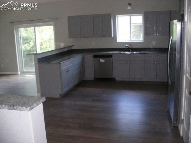 Image 12 of 45: Kitchen