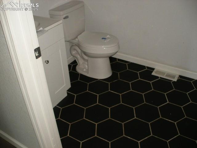 Image 28 of 45: Bathroom