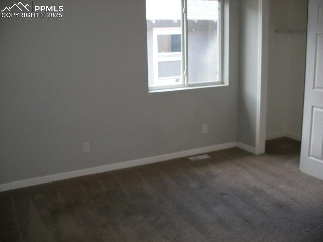 Image 29 of 45: Bedroom