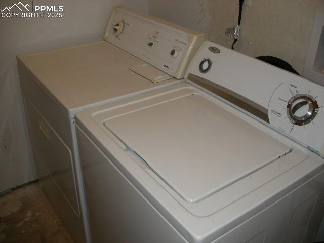 Image 33 of 45: Laundry