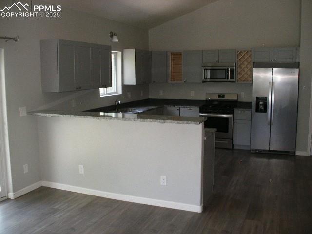 Image 4 of 45: Kitchen