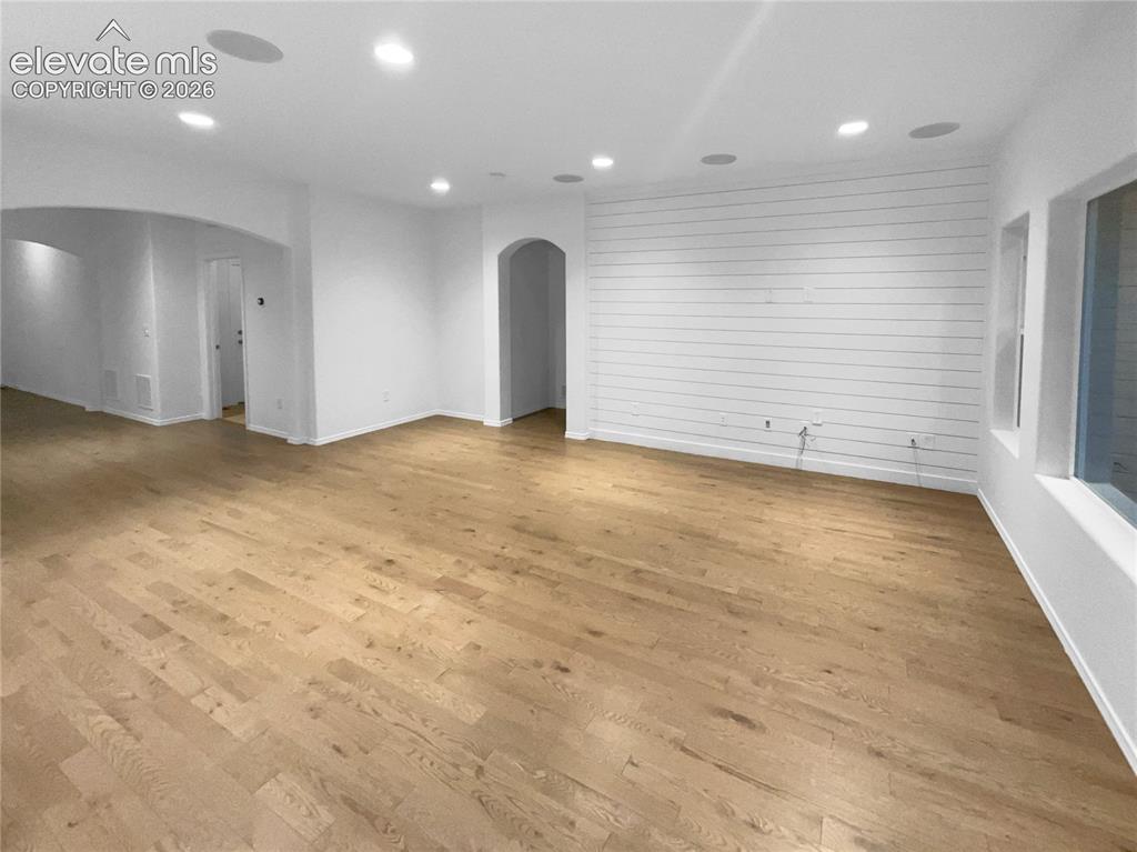 Image 11 of 13: Living Room