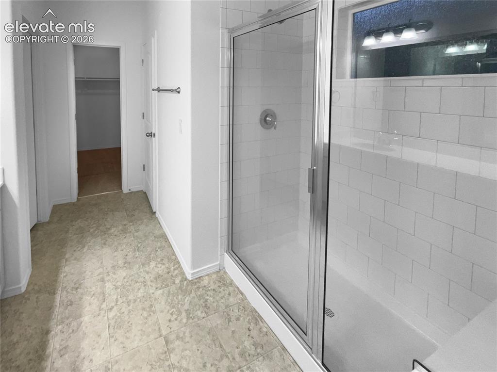 Image 6 of 13: With Walk-in Closet attached