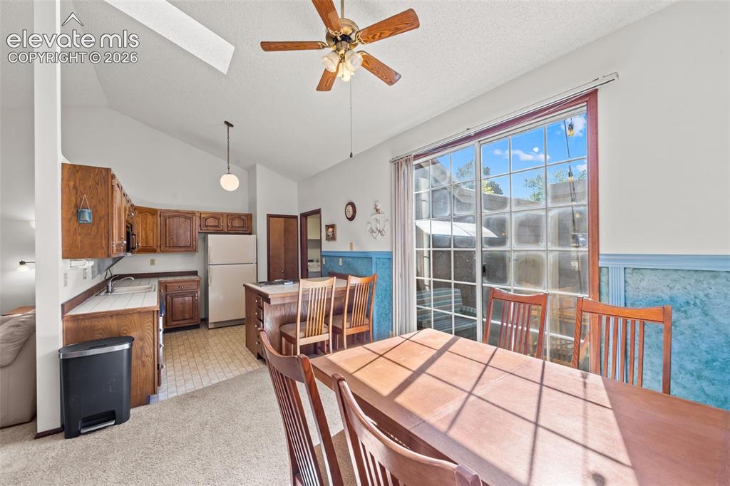 Image 13 of 36: Dining Area