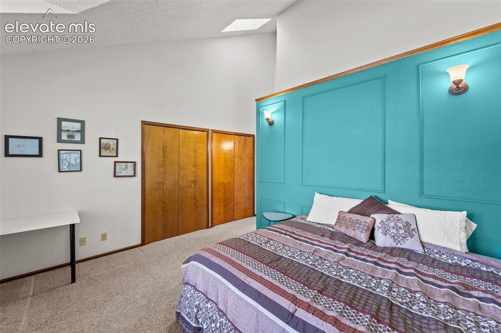 Image 16 of 36: Bedroom