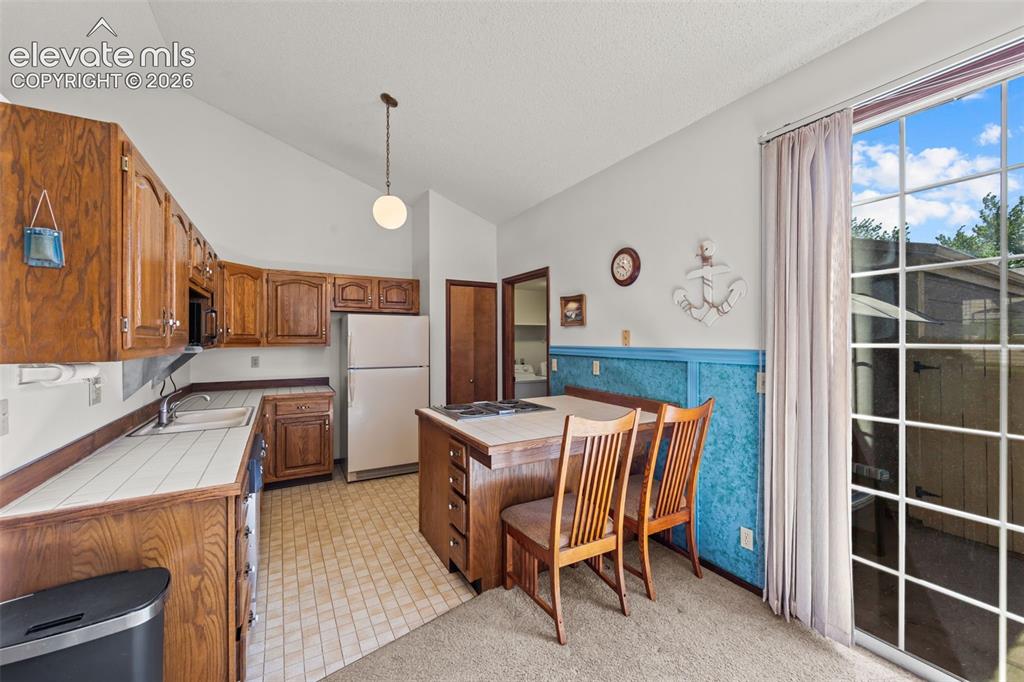 Image 9 of 36: Kitchen