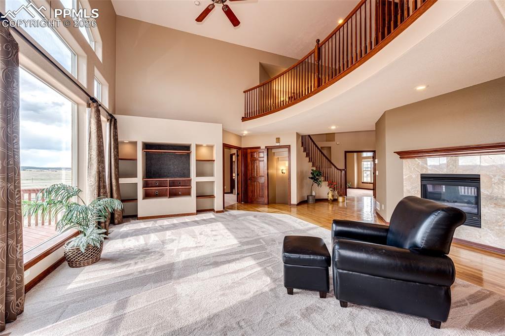 Image 10 of 49: Great Room