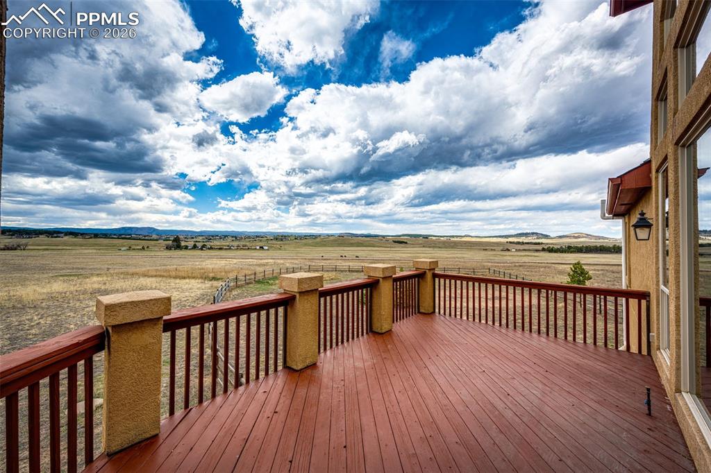 Image 15 of 49: Deck