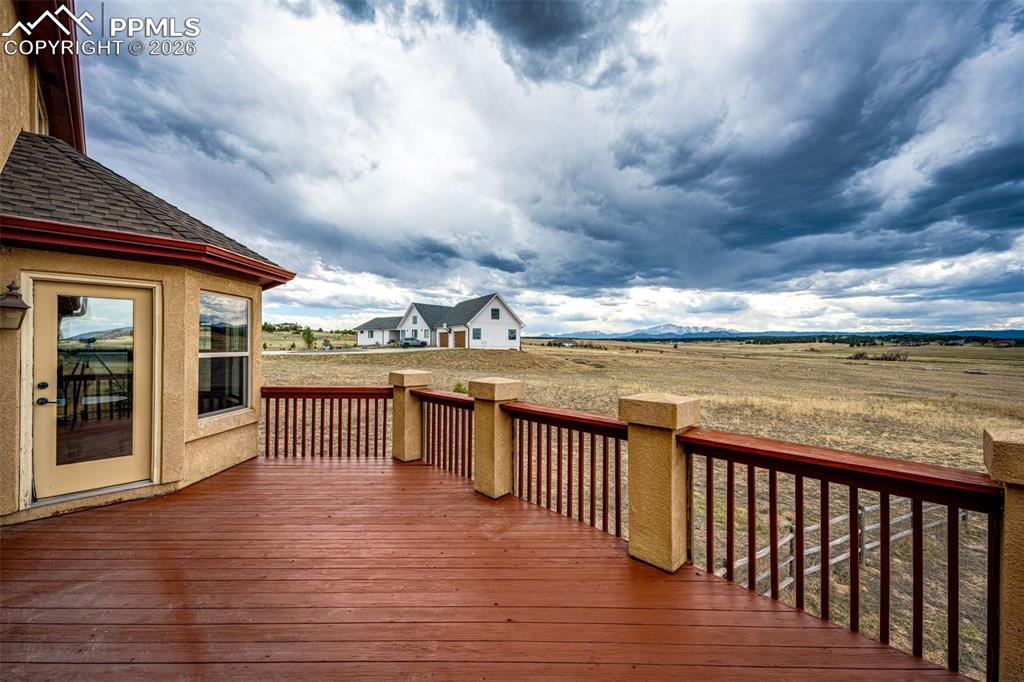 Image 16 of 49: Deck