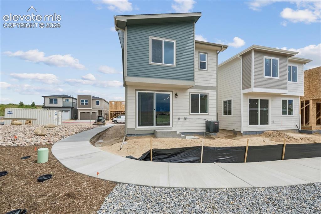 Image 19 of 21: Back of Structure