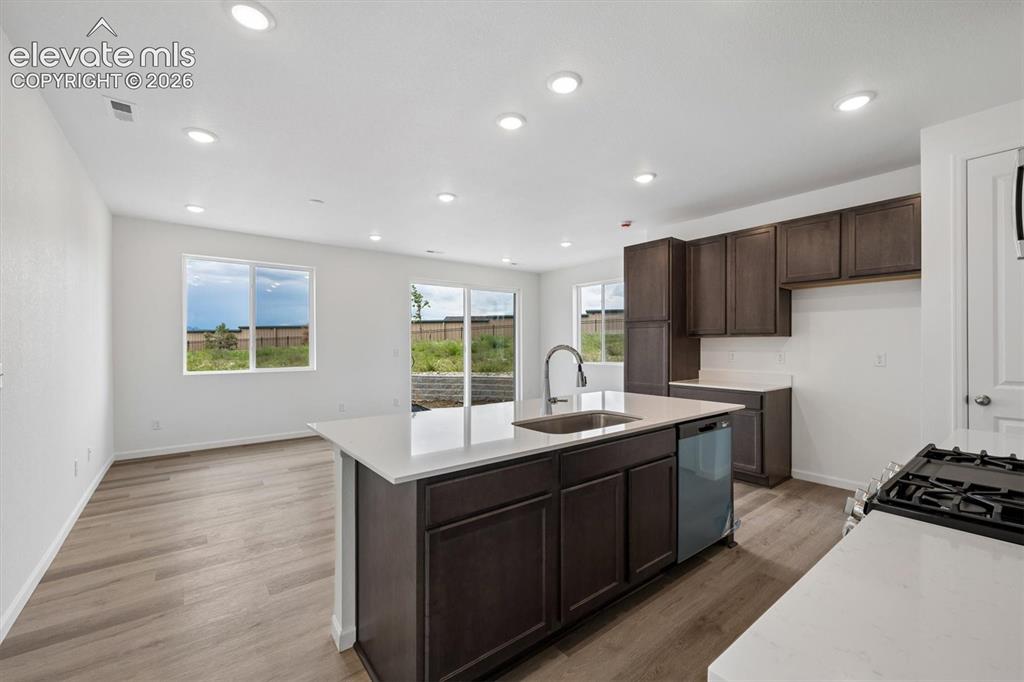 Image 6 of 21: Kitchen