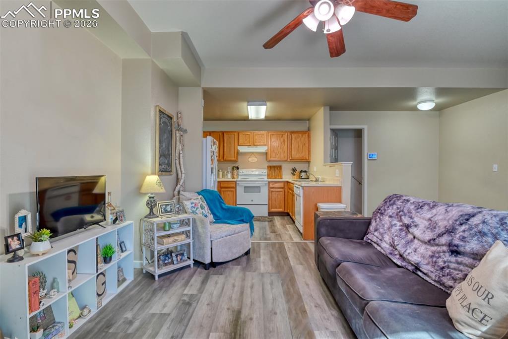 Image 15 of 27: Living Room