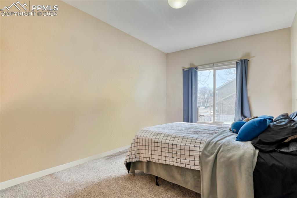 Image 17 of 27: Bedroom