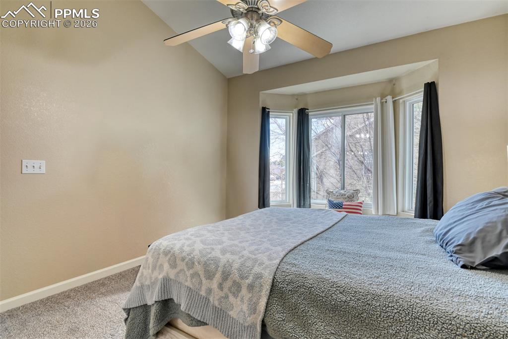 Image 22 of 27: Bedroom