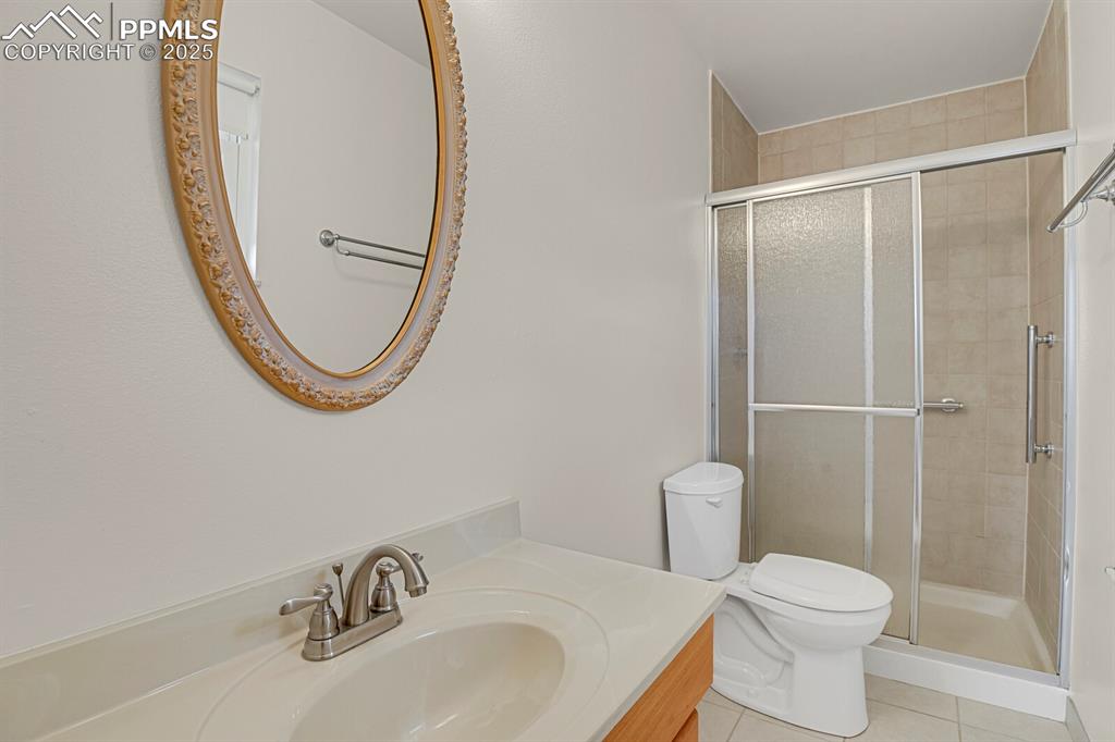 Image 21 of 45: Primary Ensuite