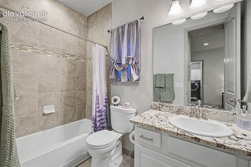 Image 8 of 49: Bathroom