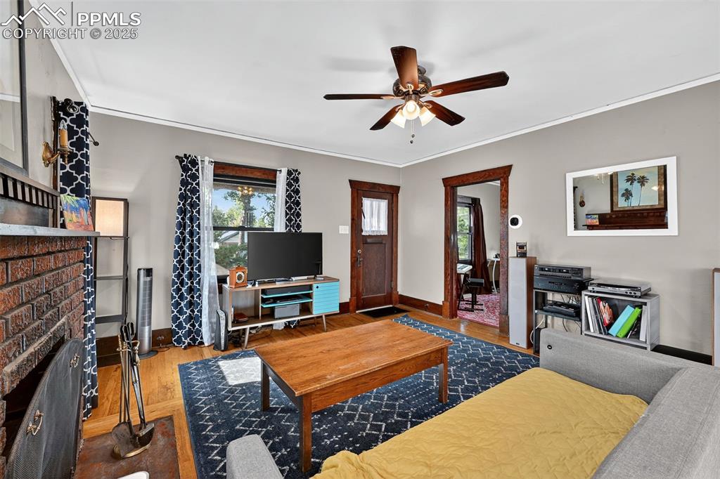 Image 10 of 28: Living Room