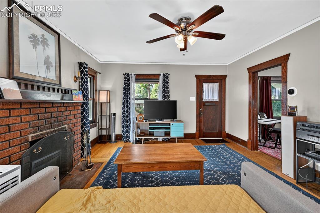 Image 11 of 28: Living Room