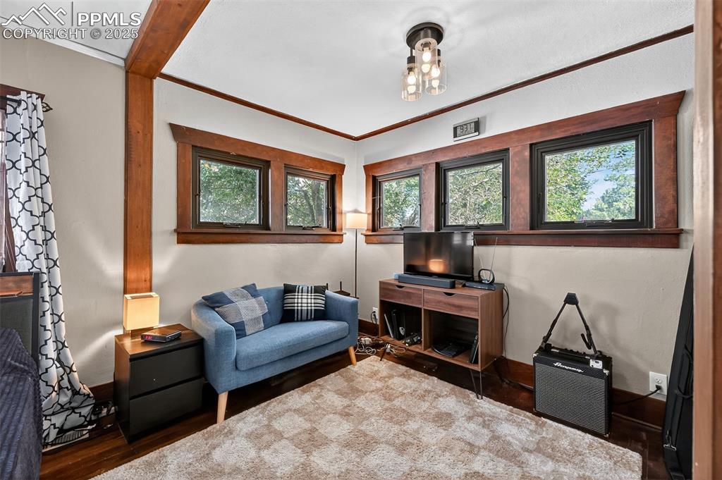 Image 16 of 28: Master Bedroom