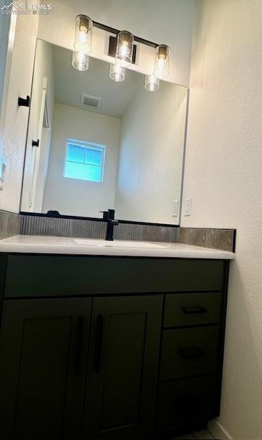 Image 12 of 16: Bathroom