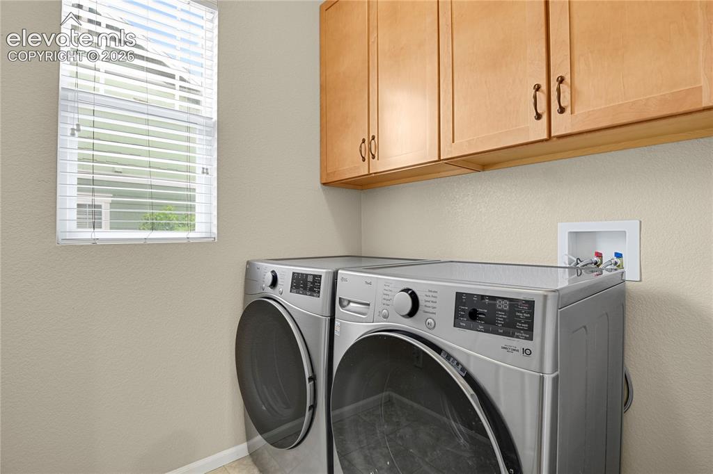 Image 18 of 50: Laundry