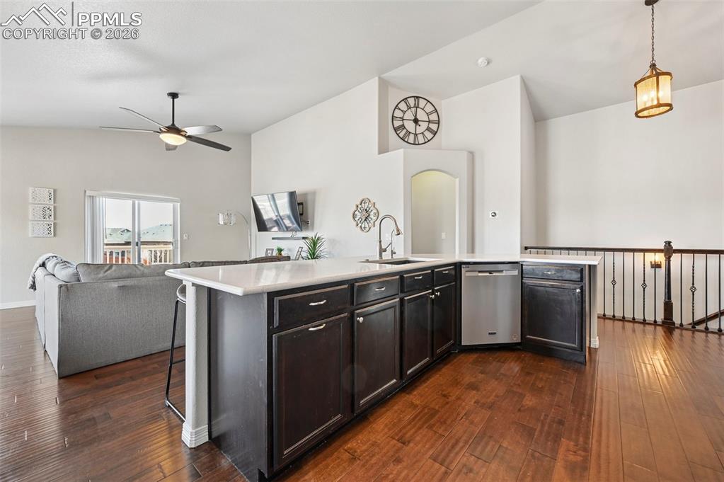 Image 11 of 47: Kitchen