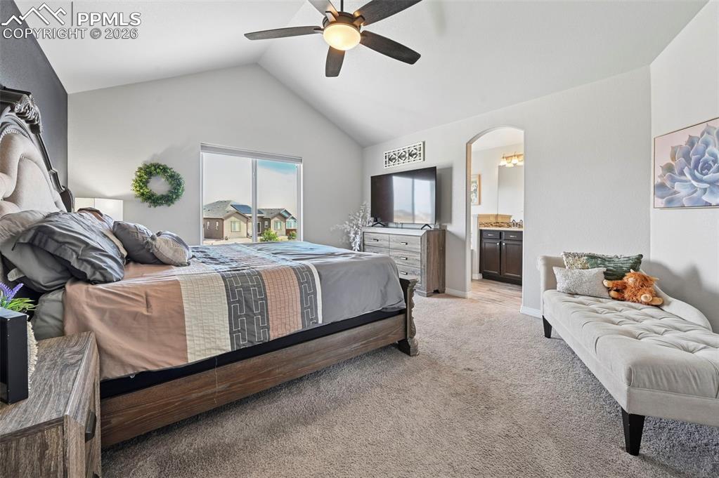 Image 23 of 47: Bedroom