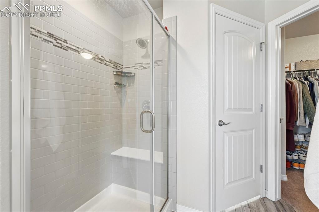 Image 28 of 47: Bathroom