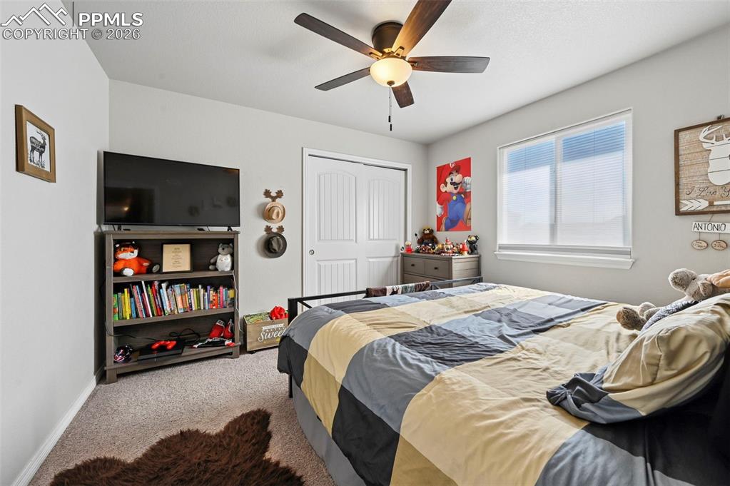 Image 31 of 47: Bedroom