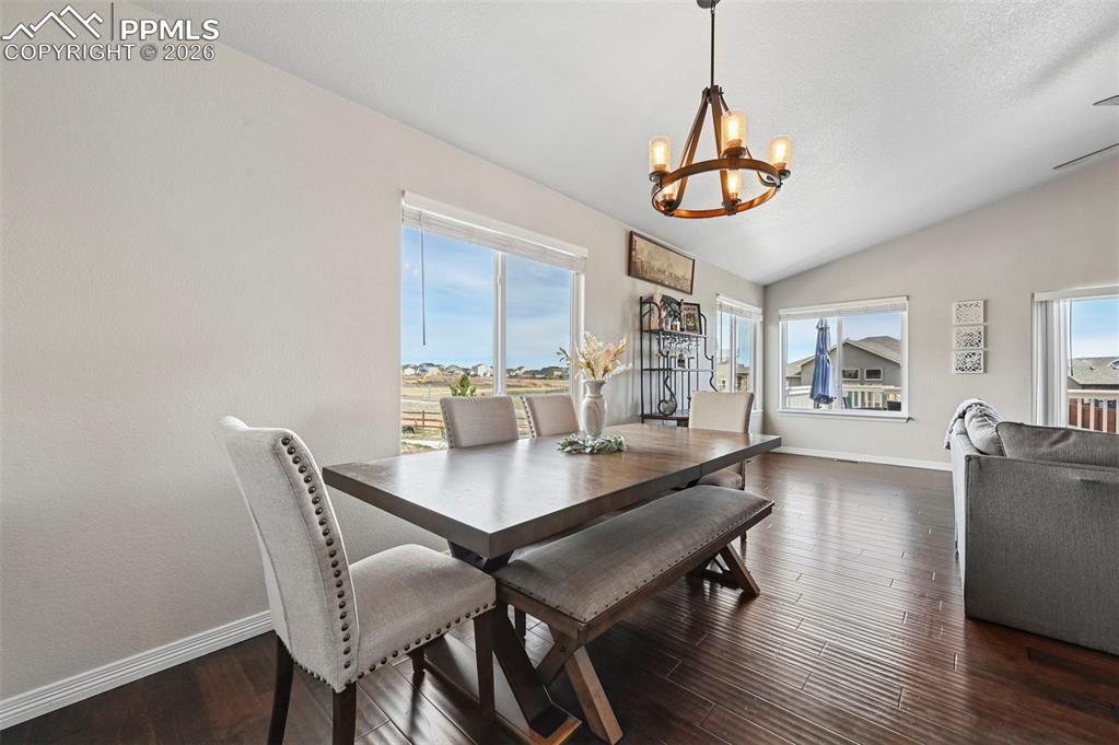 Image 9 of 47: Dining Area