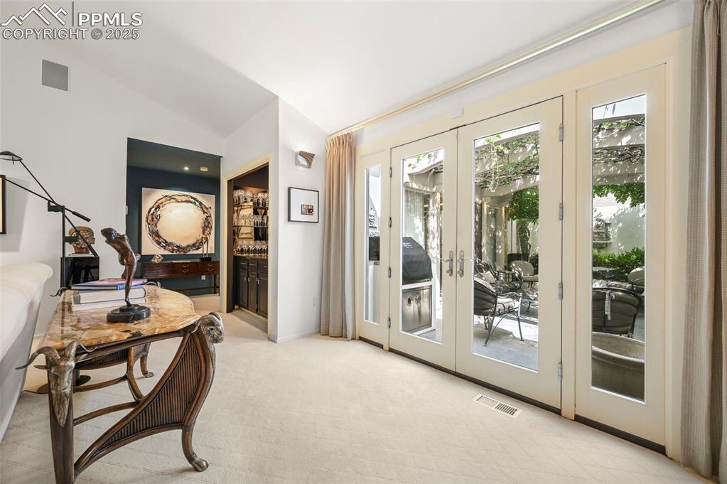 Image 12 of 50: Entry