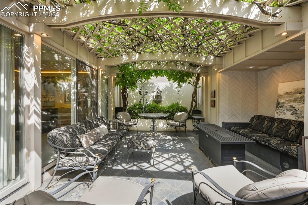 Image 14 of 50: Patio