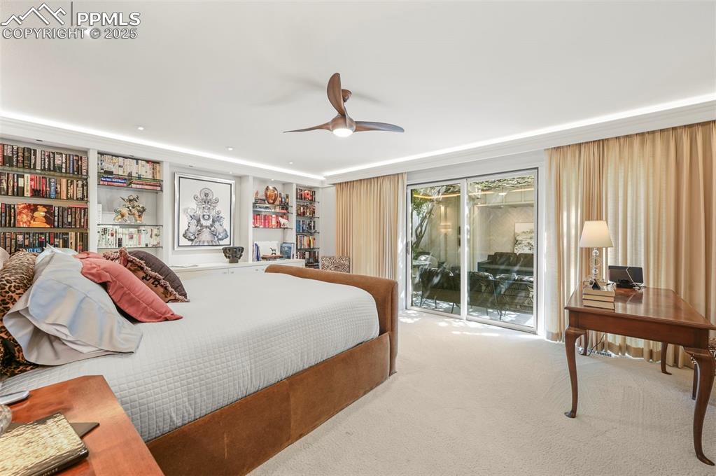 Image 33 of 50: Bedroom